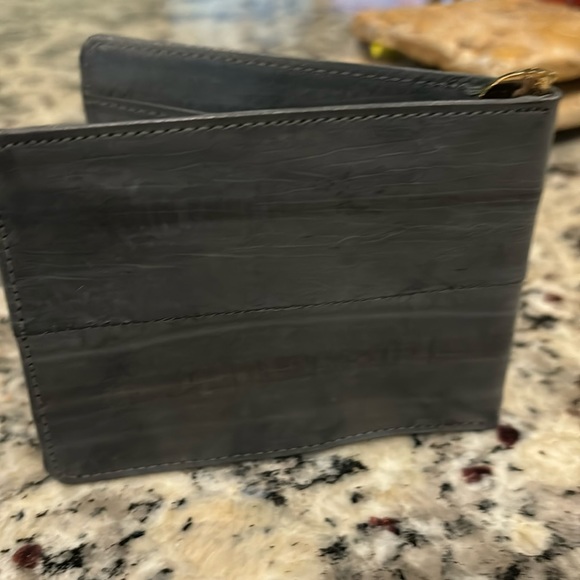 Eel skin money clip - Picture 2 of 3